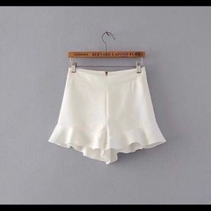 Zara White ruffle shorts